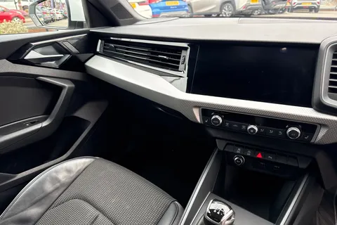 GL69KNW Audi A1 1.0 TFSI 25 S line Sportback Euro 6 (s/s) 5dr Thumbnail #19