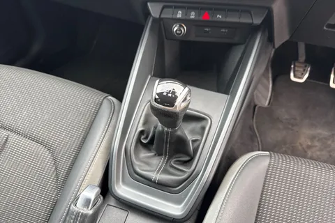 GL69KNW Audi A1 1.0 TFSI 25 S line Sportback Euro 6 (s/s) 5dr Thumbnail #22