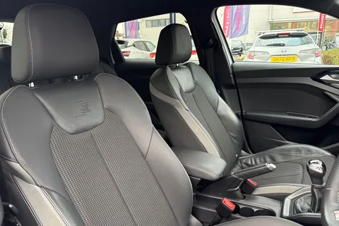 GL69KNW Audi A1 1.0 TFSI 25 S line Sportback Euro 6 (s/s) 5dr Thumbnail #23