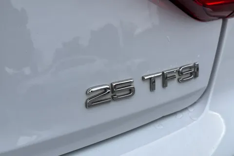 GL69KNW Audi A1 1.0 TFSI 25 S line Sportback Euro 6 (s/s) 5dr Thumbnail #32