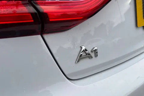 GL69KNW Audi A1 1.0 TFSI 25 S line Sportback Euro 6 (s/s) 5dr Thumbnail #34