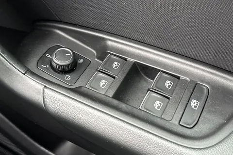 GL69KNW Audi A1 1.0 TFSI 25 S line Sportback Euro 6 (s/s) 5dr Thumbnail #39