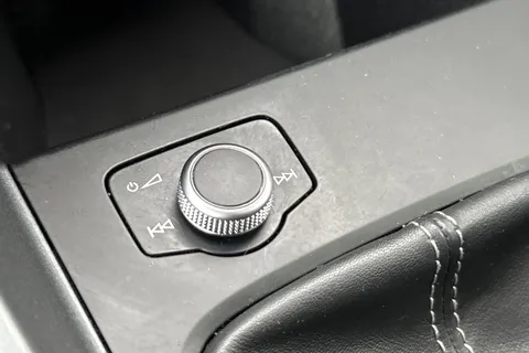 GL69KNW Audi A1 1.0 TFSI 25 S line Sportback Euro 6 (s/s) 5dr Thumbnail #41