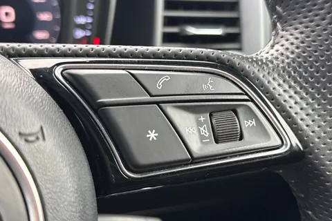 GL69KNW Audi A1 1.0 TFSI 25 S line Sportback Euro 6 (s/s) 5dr Thumbnail #42