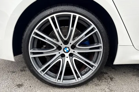 YE69SSV BMW 5 Series 2.0 530e 9.2kWh M Sport Auto Euro 6 (s/s) 4dr Thumbnail #6