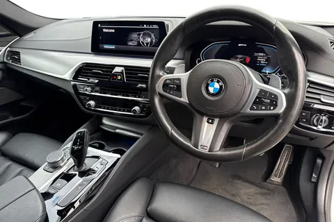YE69SSV BMW 5 Series 2.0 530e 9.2kWh M Sport Auto Euro 6 (s/s) 4dr Thumbnail #7