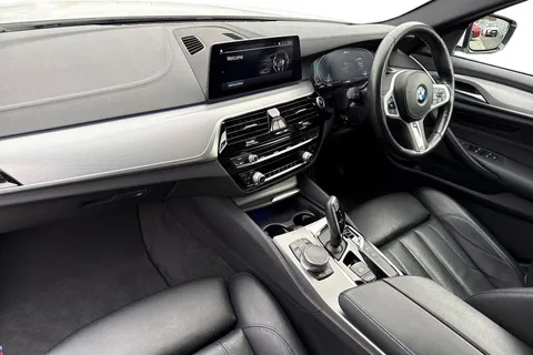 YE69SSV BMW 5 Series 2.0 530e 9.2kWh M Sport Auto Euro 6 (s/s) 4dr Thumbnail #8