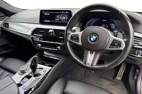 YE69SSV BMW 5 Series 2.0 530e 9.2kWh M Sport Auto Euro 6 (s/s) 4dr Thumbnail #12