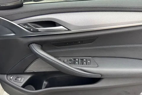 YE69SSV BMW 5 Series 2.0 530e 9.2kWh M Sport Auto Euro 6 (s/s) 4dr Thumbnail #17