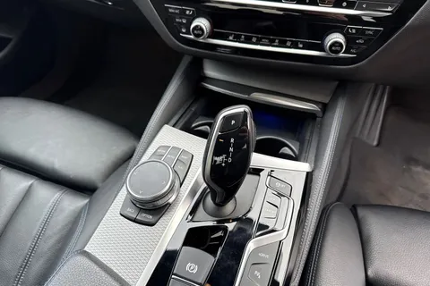 YE69SSV BMW 5 Series 2.0 530e 9.2kWh M Sport Auto Euro 6 (s/s) 4dr Thumbnail #19