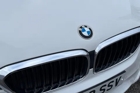 YE69SSV BMW 5 Series 2.0 530e 9.2kWh M Sport Auto Euro 6 (s/s) 4dr Thumbnail #25