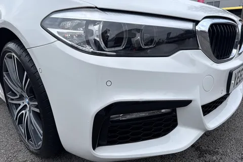 YE69SSV BMW 5 Series 2.0 530e 9.2kWh M Sport Auto Euro 6 (s/s) 4dr Thumbnail #26