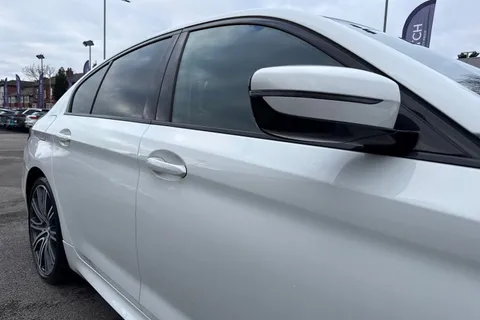 YE69SSV BMW 5 Series 2.0 530e 9.2kWh M Sport Auto Euro 6 (s/s) 4dr Thumbnail #29