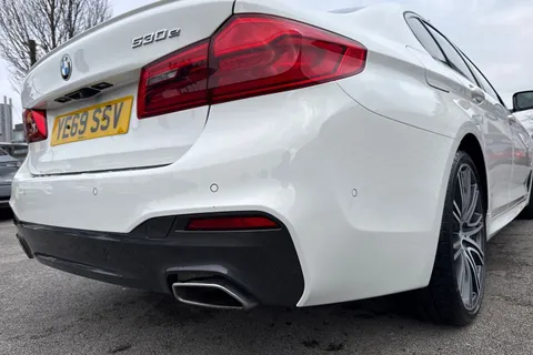 YE69SSV BMW 5 Series 2.0 530e 9.2kWh M Sport Auto Euro 6 (s/s) 4dr Thumbnail #33