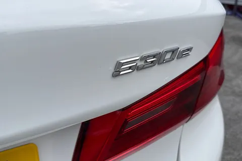YE69SSV BMW 5 Series 2.0 530e 9.2kWh M Sport Auto Euro 6 (s/s) 4dr Thumbnail #34