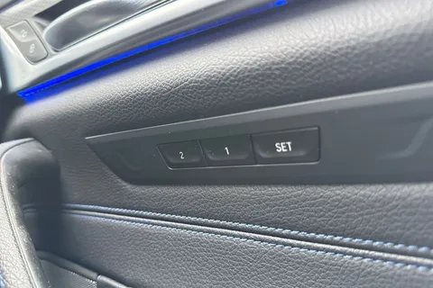 YE69SSV BMW 5 Series 2.0 530e 9.2kWh M Sport Auto Euro 6 (s/s) 4dr Thumbnail #40