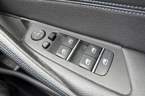 YE69SSV BMW 5 Series 2.0 530e 9.2kWh M Sport Auto Euro 6 (s/s) 4dr Thumbnail #41