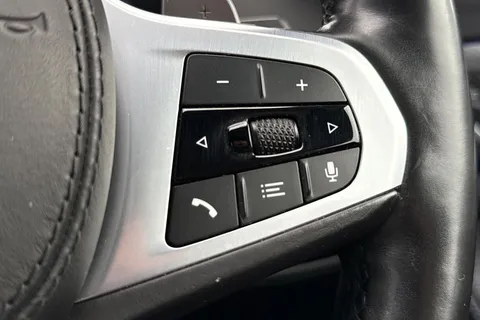 YE69SSV BMW 5 Series 2.0 530e 9.2kWh M Sport Auto Euro 6 (s/s) 4dr Thumbnail #44