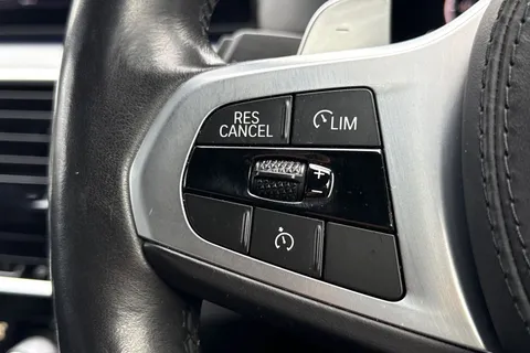 YE69SSV BMW 5 Series 2.0 530e 9.2kWh M Sport Auto Euro 6 (s/s) 4dr Thumbnail #46