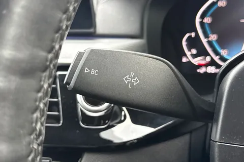 YE69SSV BMW 5 Series 2.0 530e 9.2kWh M Sport Auto Euro 6 (s/s) 4dr Thumbnail #47