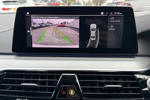 YE69SSV BMW 5 Series 2.0 530e 9.2kWh M Sport Auto Euro 6 (s/s) 4dr Thumbnail #54