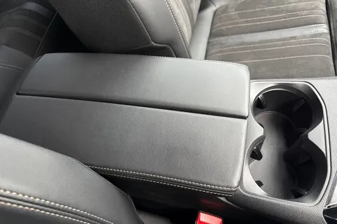 AD72UDZ PEUGEOT 3008 1.6 13.2kWh GT SUV 5dr Petrol Plug-in Hybrid e-EAT 4WD Euro 6 (s/s) (300 ps) Thumbnail #61