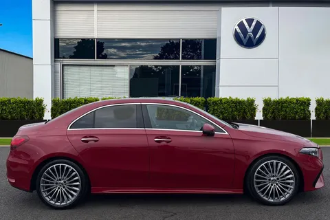 KP24ZWS Mercedes-Benz A Class 1.3 A200h MHEV AMG Line (Premium Plus) 7G-DCT Euro 6 (s/s) 4dr Thumbnail #4