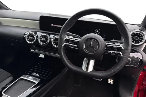KP24ZWS Mercedes-Benz A Class 1.3 A200h MHEV AMG Line (Premium Plus) 7G-DCT Euro 6 (s/s) 4dr Thumbnail #18