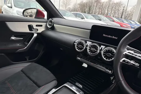 KP24ZWS Mercedes-Benz A Class 1.3 A200h MHEV AMG Line (Premium Plus) 7G-DCT Euro 6 (s/s) 4dr Thumbnail #20