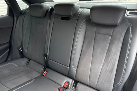 LO71YBE Audi A4 2.0 TFSI 35 Black Edition S Tronic Euro 6 (s/s) 4dr Thumbnail #20