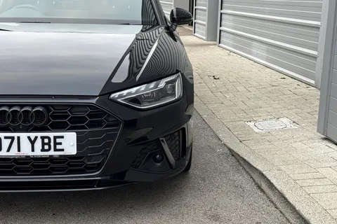 LO71YBE Audi A4 2.0 TFSI 35 Black Edition S Tronic Euro 6 (s/s) 4dr Thumbnail #29