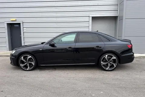 LO71YBE Audi A4 2.0 TFSI 35 Black Edition S Tronic Euro 6 (s/s) 4dr Thumbnail #31