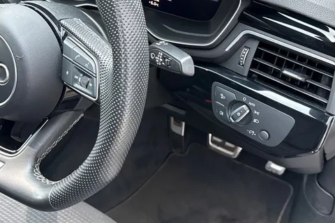 LO71YBE Audi A4 2.0 TFSI 35 Black Edition S Tronic Euro 6 (s/s) 4dr Thumbnail #41