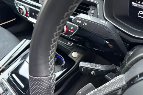 LO71YBE Audi A4 2.0 TFSI 35 Black Edition S Tronic Euro 6 (s/s) 4dr Thumbnail #53