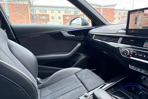 LO71YBE Audi A4 2.0 TFSI 35 Black Edition S Tronic Euro 6 (s/s) 4dr Thumbnail #61