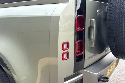 KR24BXS Land Rover Defender 110 3.0 D300 X-Dynamic HSE 5dr Thumbnail #19