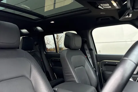 KR24BXS Land Rover Defender 110 3.0 D300 X-Dynamic HSE 5dr Thumbnail #21