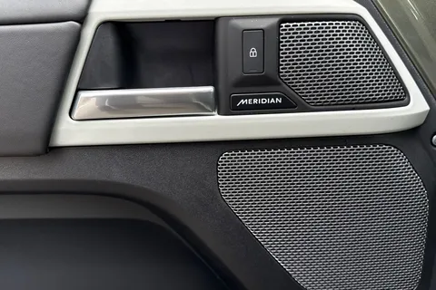 KR24BXS Land Rover Defender 110 3.0 D300 X-Dynamic HSE 5dr Thumbnail #24