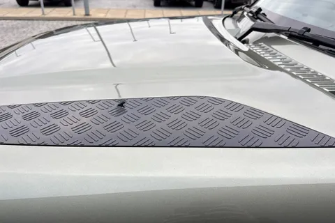 KR24BXS Land Rover Defender 110 3.0 D300 X-Dynamic HSE 5dr Thumbnail #28