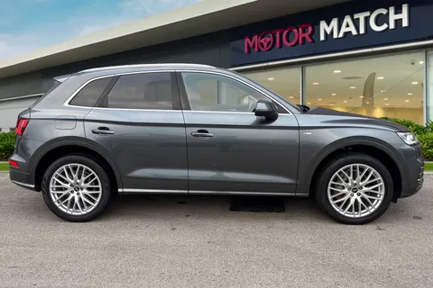 ND68JBU Audi Q5 2.0 TDI 40 S line S Tronic quattro Euro 6 (s/s) 5dr Thumbnail #4