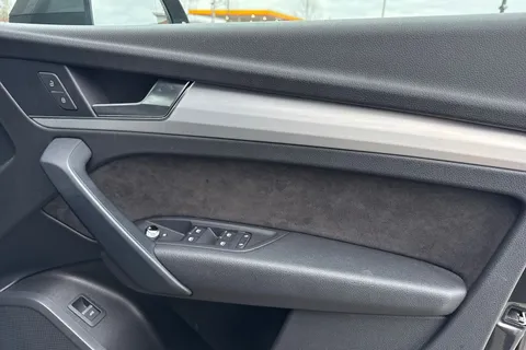 ND68JBU Audi Q5 2.0 TDI 40 S line S Tronic quattro Euro 6 (s/s) 5dr Thumbnail #22