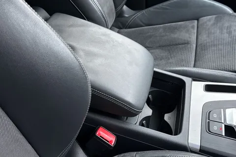 ND68JBU Audi Q5 2.0 TDI 40 S line S Tronic quattro Euro 6 (s/s) 5dr Thumbnail #41