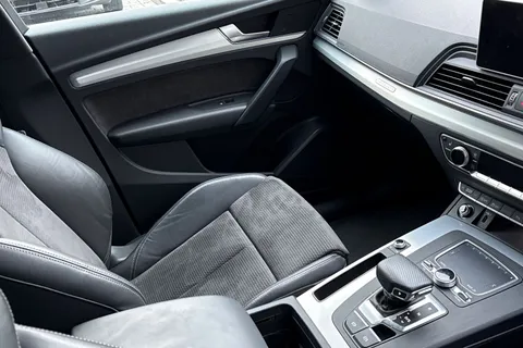 ND68JBU Audi Q5 2.0 TDI 40 S line S Tronic quattro Euro 6 (s/s) 5dr Thumbnail #44