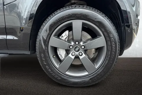 FG24NGU Land Rover Defender 110 3.0 D300 X-Dynamic HSE 5dr Thumbnail #9