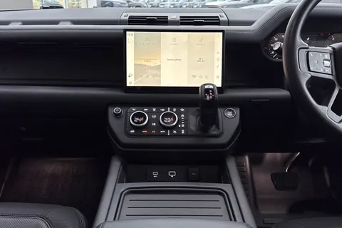 FG24NGU Land Rover Defender 110 3.0 D300 X-Dynamic HSE 5dr Thumbnail #15