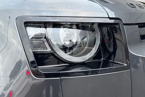 FG24NGU Land Rover Defender 110 3.0 D300 X-Dynamic HSE 5dr Thumbnail #18