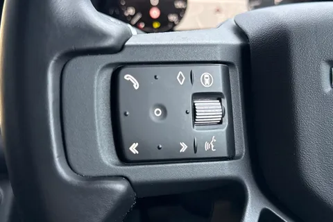 FG24NGU Land Rover Defender 110 3.0 D300 X-Dynamic HSE 5dr Thumbnail #43