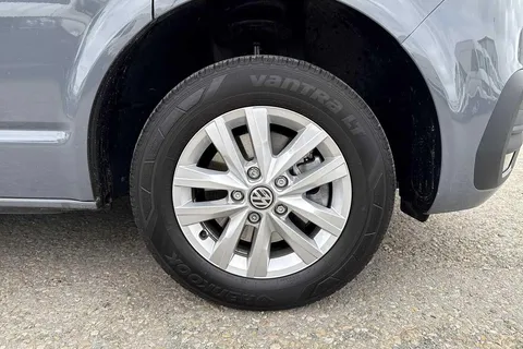 PJ74NXM Volkswagen Transporter 2.0 TDI 110 Highline Van Thumbnail #5