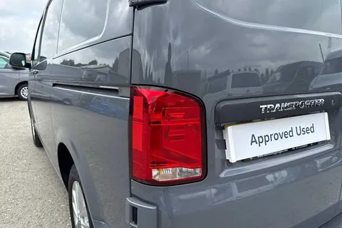 PJ74NXM Volkswagen Transporter 2.0 TDI 110 Highline Van Thumbnail #15