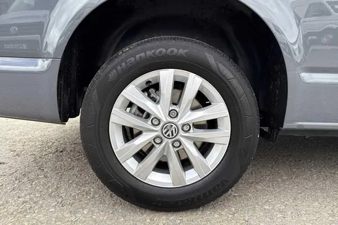 PJ74NXM Volkswagen Transporter 2.0 TDI 110 Highline Van Thumbnail #21